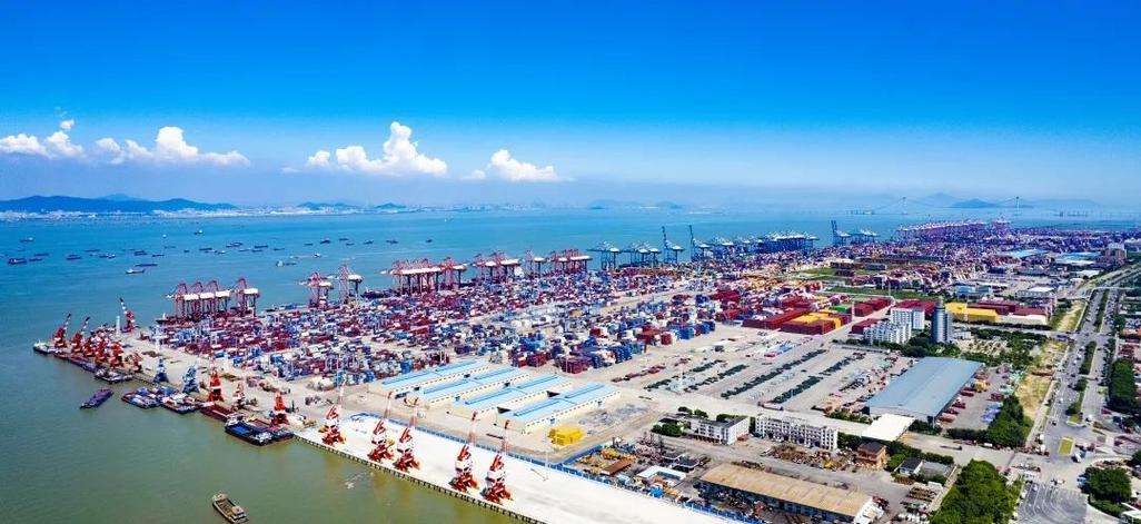 广州港集团扎实开展主题教育推动港航物流枢纽建设行稳致远